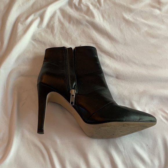 H&M Black Heel Ankle Booties Size 7 - Picture 2 of 6